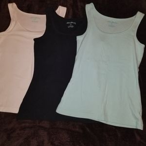 Eddie Bauer Tank Tops Small